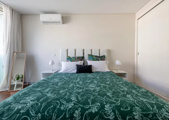 Plaza * Funchal (Madeira)